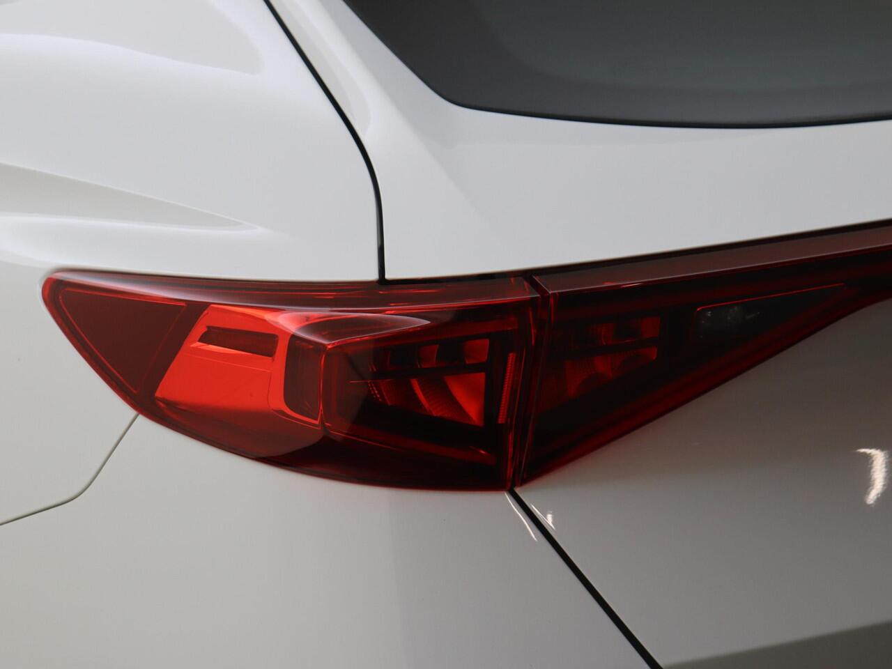 Cupra Formentor 1.4 e-Hybrid VZ Performance | SoH 92% | Panoramadak | Achteruitrijcamera | Adaptieve demping systeem | 3-zone airco | Dodehoek detectie | Keyless | Stoel- en stuurwielverwarming |