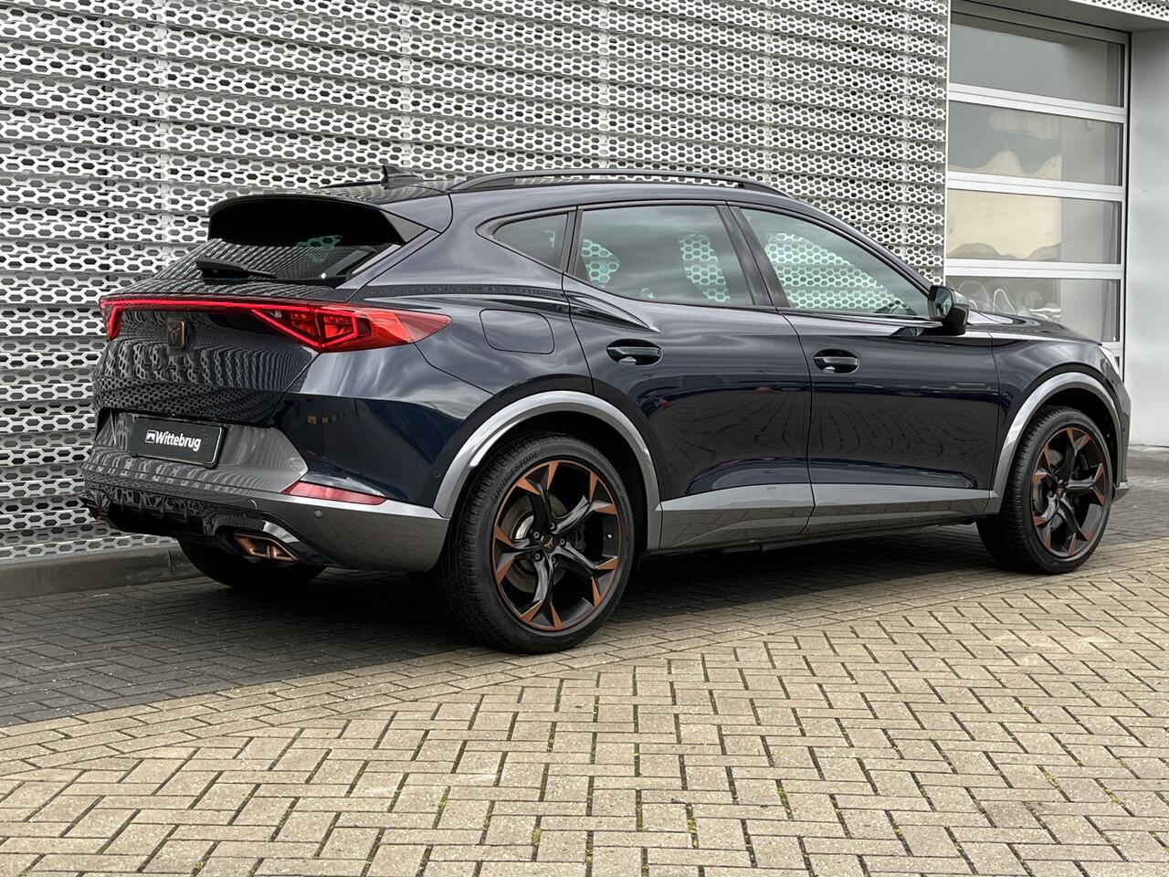 Cupra Formentor 1.4 e-Hybrid 245PK VZ Black Edition / Panoramadak / Lederen Bekleding / Memory Seat / Achteruitrijcamera / Stuur + Stoelverwarming **