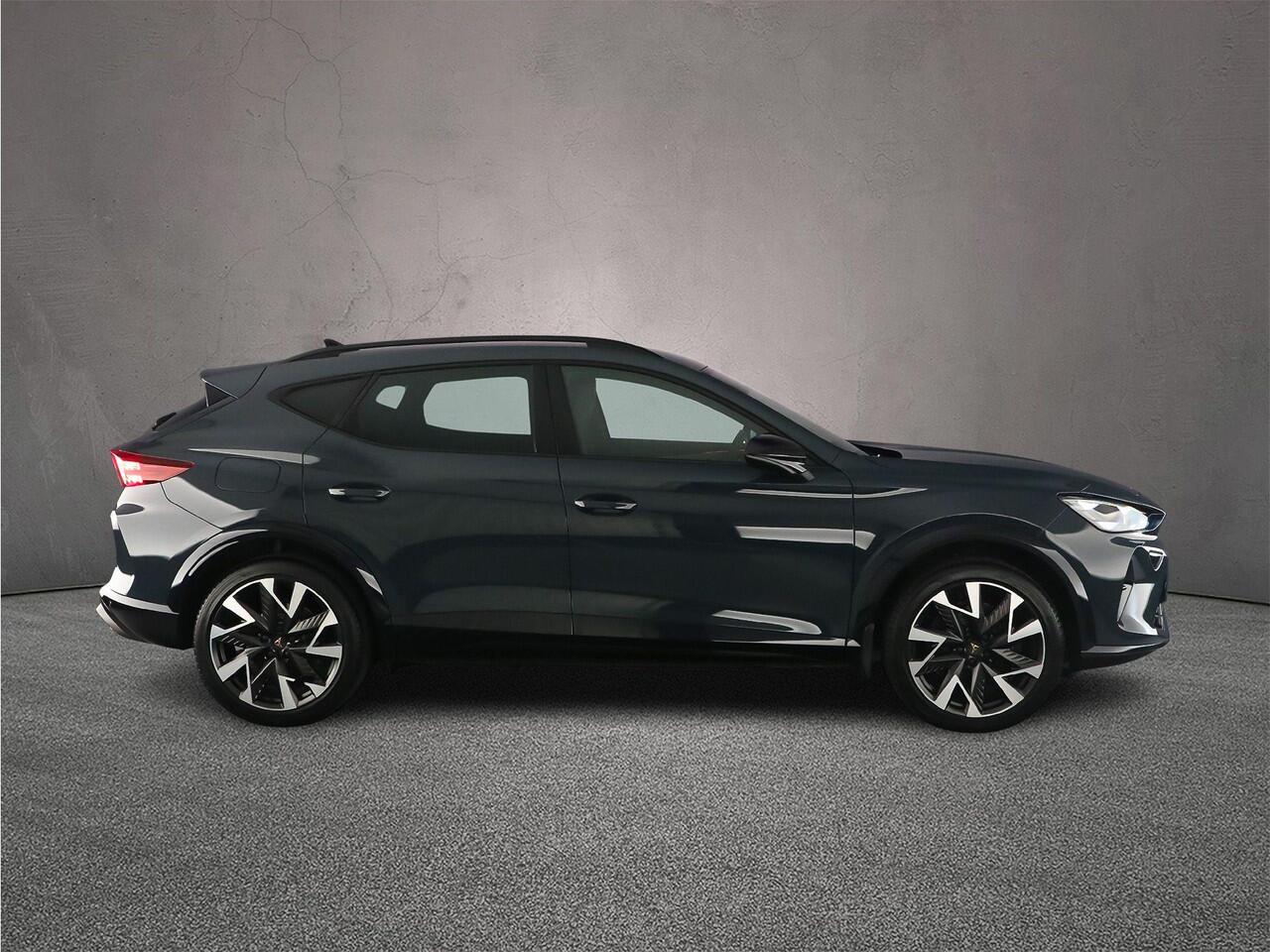 Cupra Formentor VZ Performance 1.5 TSI e-Hybrid 272pk DSG Automaat Trekhaak, Elektrische achterklep, Adaptive cruise control, Navigatie, Achteruitrijcamera, Stuurwiel verwarmd