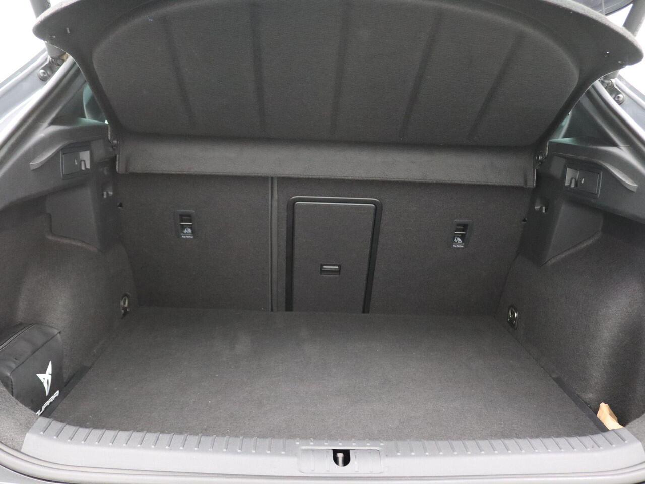 Cupra Formentor 1.4 e-Hybrid Performance 204PK DSG Pano-Schuifdak, Full led, Adaptieve Cruise Controle, Achteruitrijamera, Keyless, Stoel-Stuurverwarming, Elektr. Achterklep, 19" LM Velgen