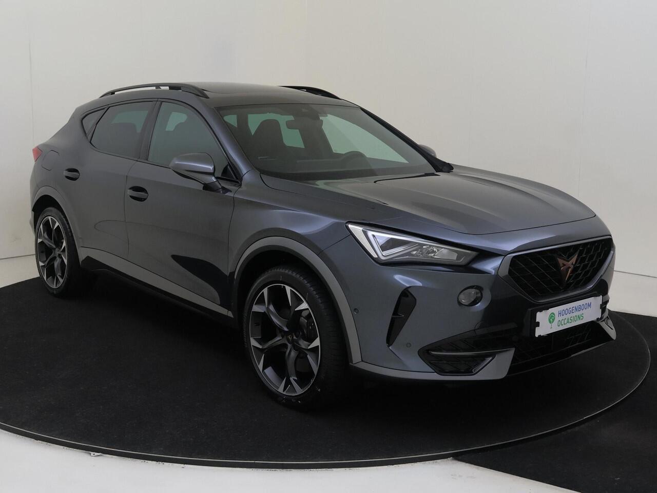 Cupra Formentor 1.4 e-Hybrid VZ Performance | Panoramadak | Trekhaak | Parkeerassistent | Stoel- en stuurwielverwarming | Keyless | Dodehoek detectie | Navigatie |