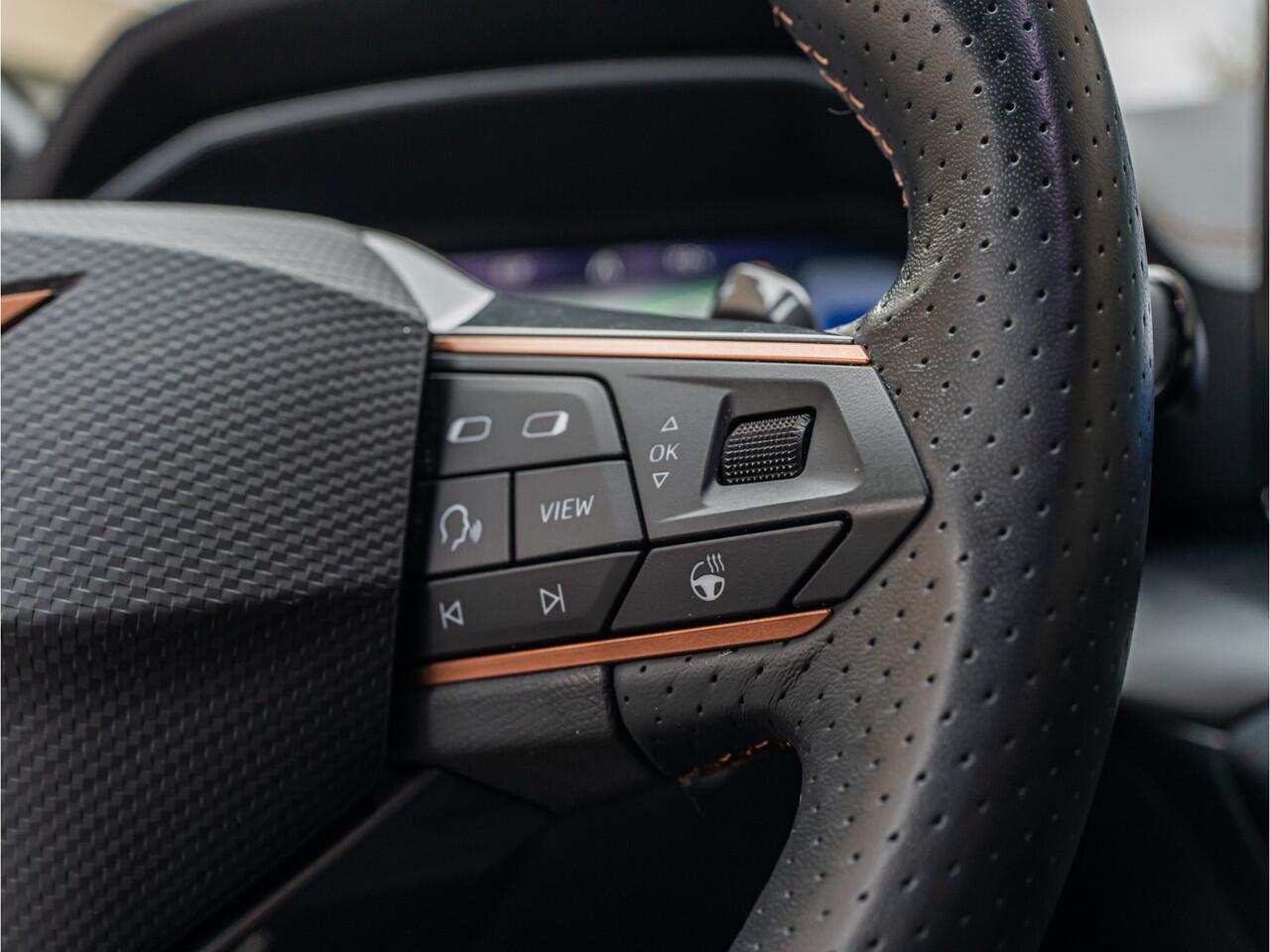 Cupra Formentor 1.4 e-Hybrid VZ Performance SCHAALSTOELEN CAMERA 19 INCH BLACK OPTIC STOELVERW NARDO GREY