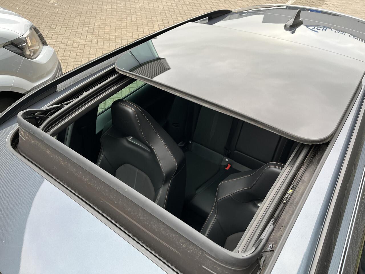 Cupra Formentor 1.4 e-Hybrid 245PK VZ Performance / Panoramadak / Stuurverwarming / Achteruitrijcamera / Dodehoek Sensor / Full-LED