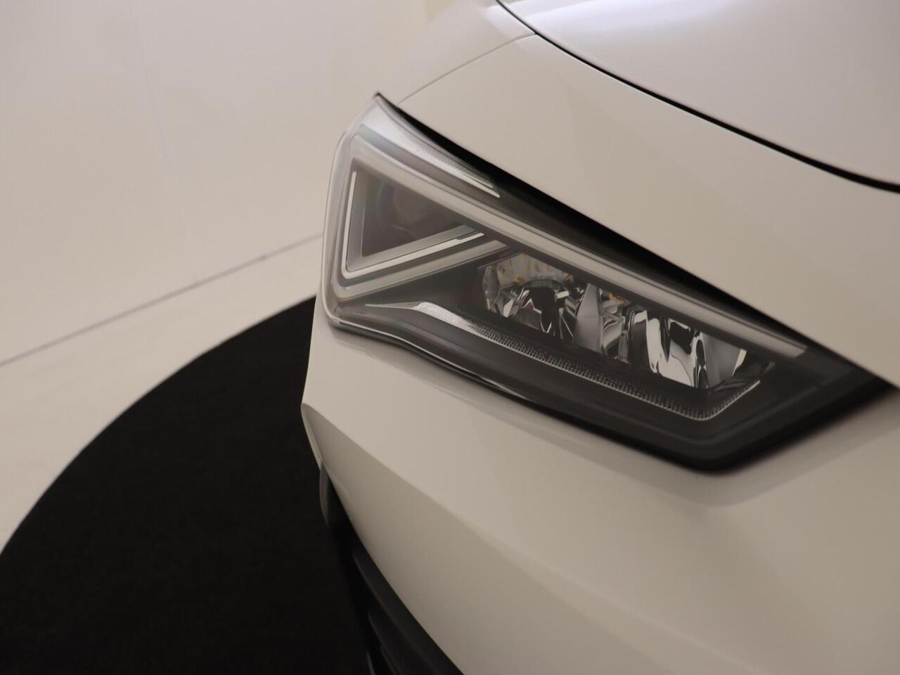 Cupra Leon 1.4 e-Hybrid Business | Keyless | Adaptieve demping systeem | 3-zone airco | Stoel- en stuurwielverwarming | Cruise control | CarPlay | Parkeersensoren achter |