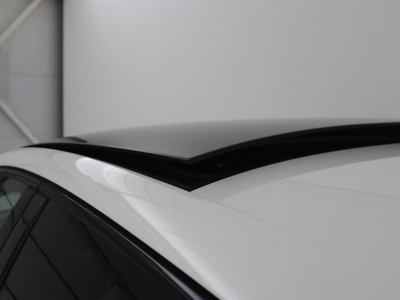 Cupra Leon 1.4 TSI eHybrid PHEV | Panoramadak | Stoel & stuurverwarming | Carplay | Navigatie | Parkeerhulp | Sportstoelen | Digital Cockpit | Half leder | Plug In