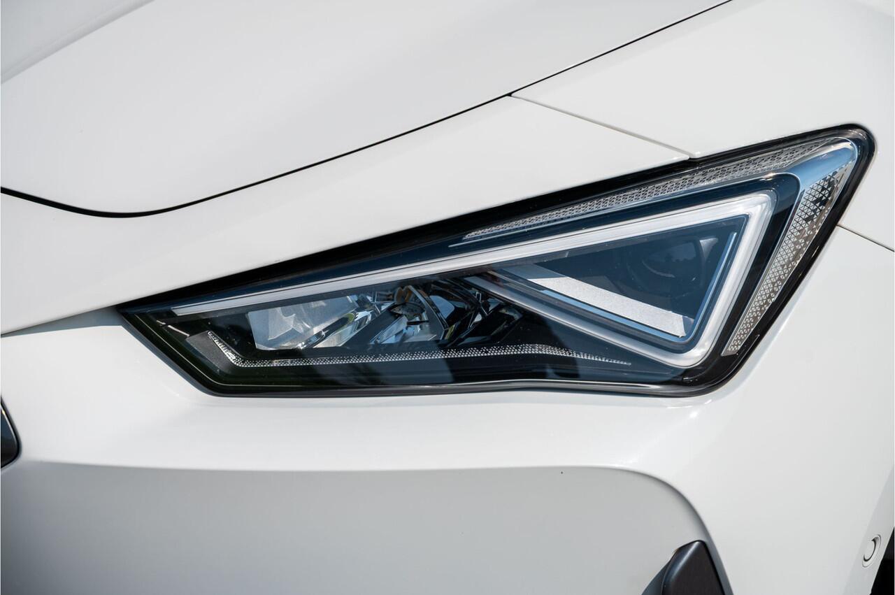 Cupra Leon 1.4 e-Hybrid VZ Business Ambiente verlichting / Keyless / Pano