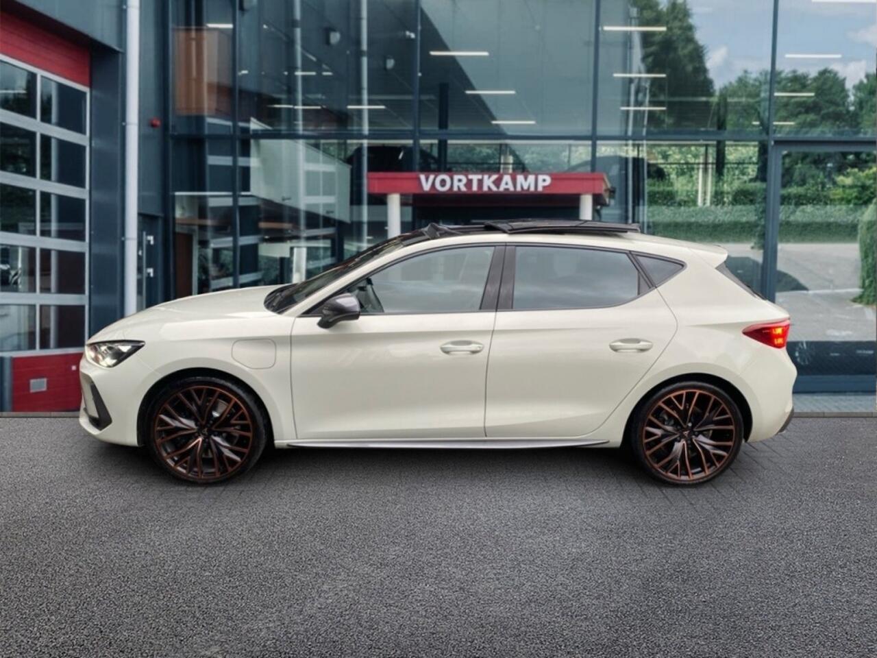 Cupra Leon 1.5 TSI e-Hyb VZ PANO.DAK/CAM./ACC/STOEL+STUURVERW./MEM.
