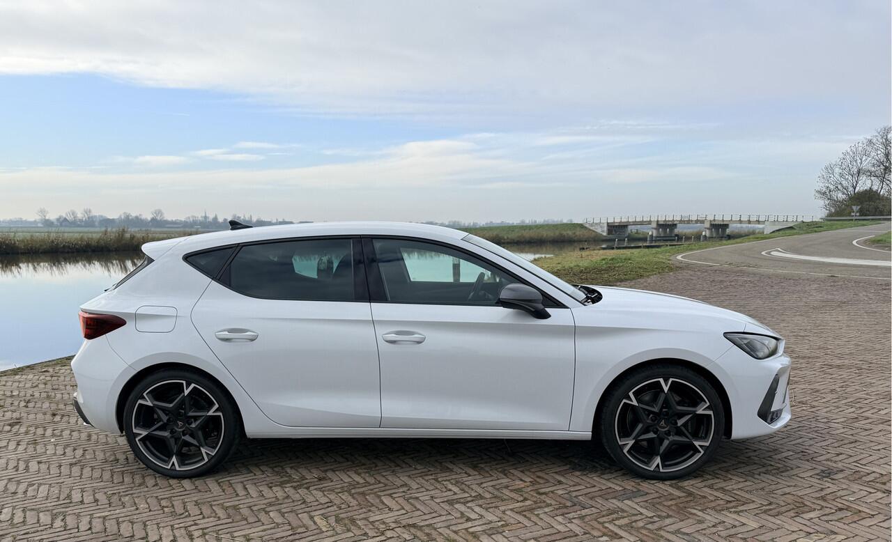Cupra Leon 1.5 TSI e-Hybrid VZ 272 PK Extreme 200kW Full Hybrid Long Range 19" LM Volledige CUPRA fabrieksgarantie
