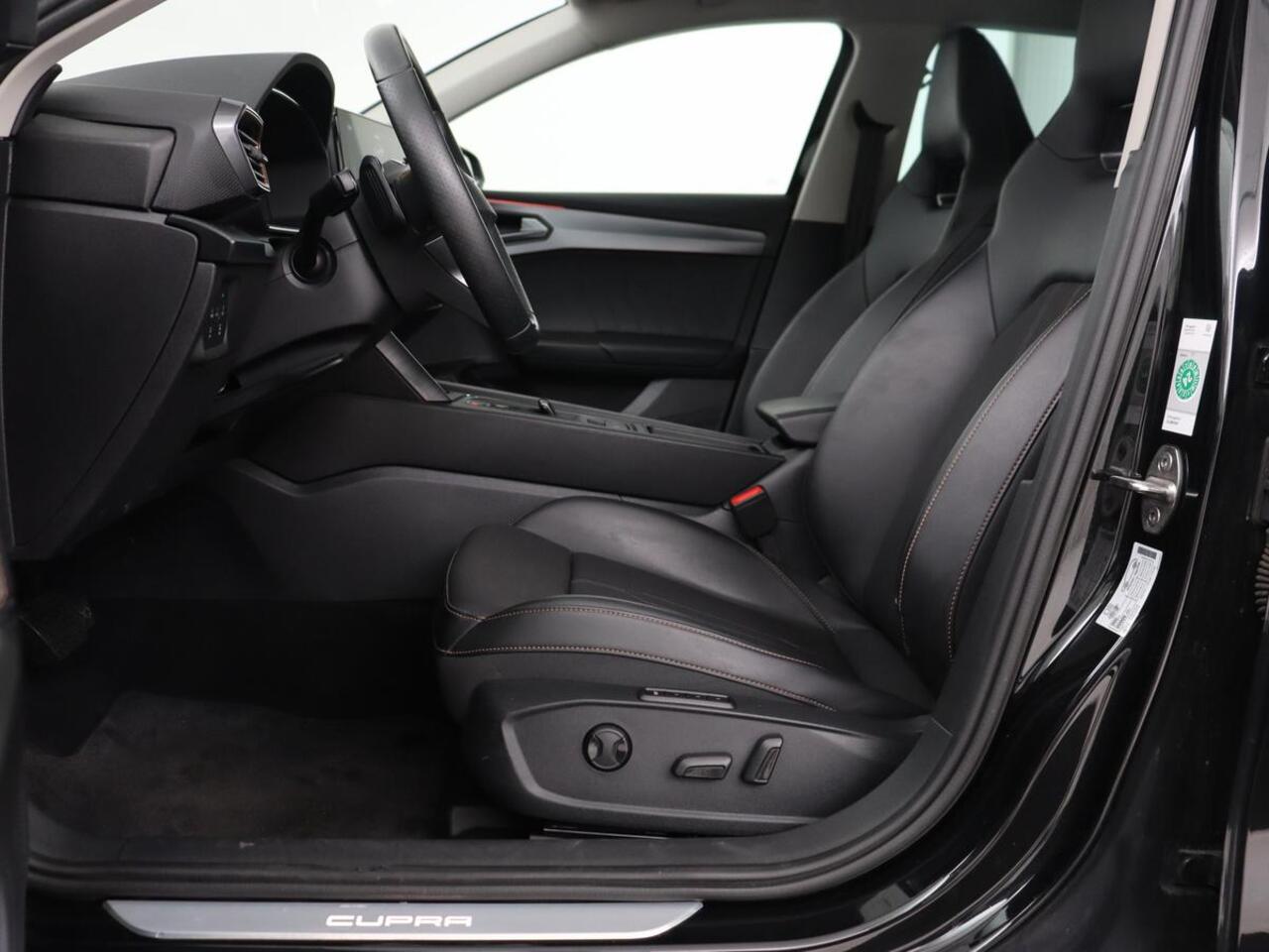 Cupra Leon 2.0 TSI | Stoelverwarming | Beats Pack | Carplay | Adaptive cruise | Memory | Sfeerverlichting | Stuurverwarming | Full LED | Sportstoelen