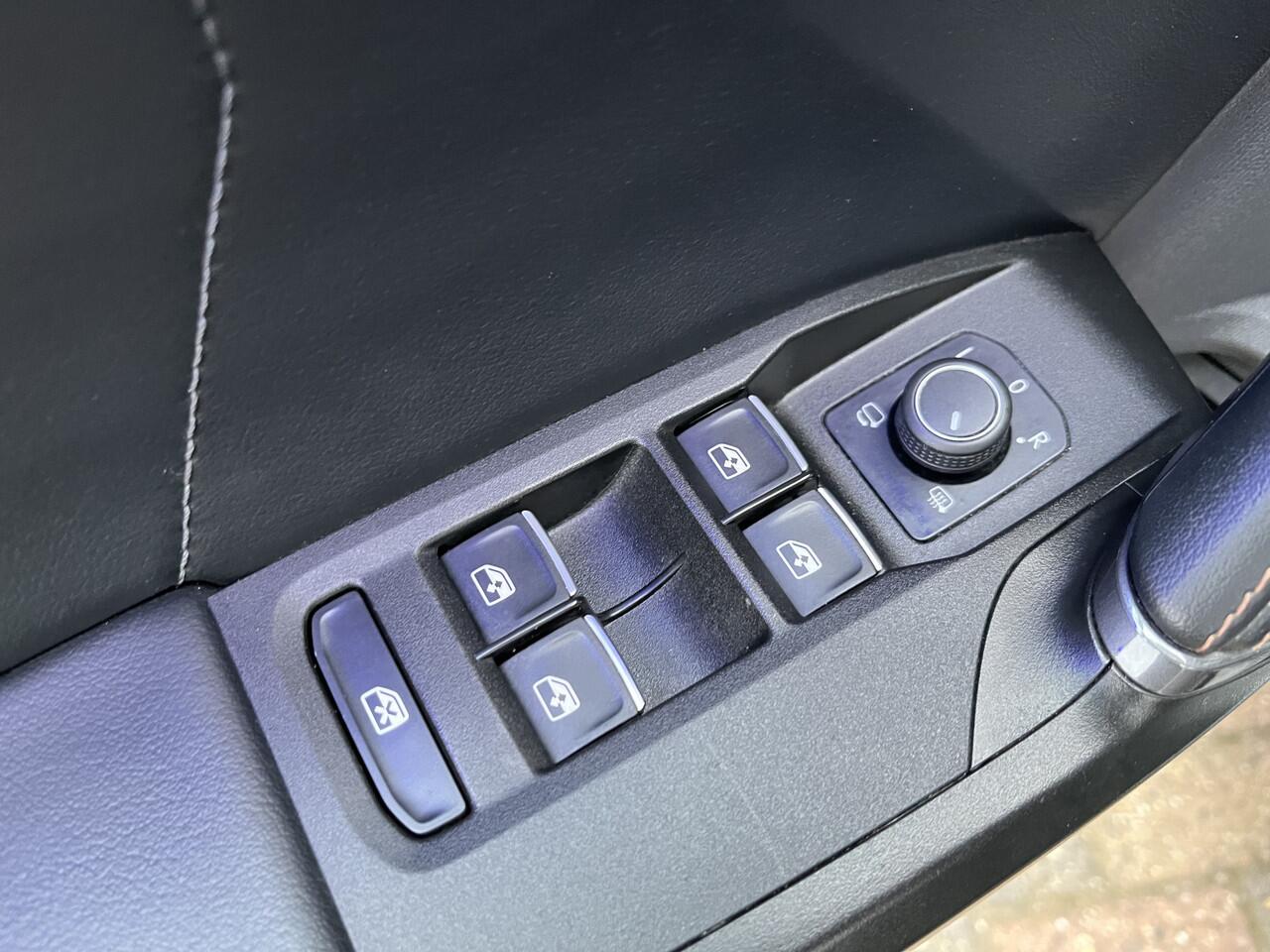 Cupra Leon 1.4 e-Hybrid VZ Black Edition / AUTOMAAT/ 245 PK/ PANO/ PARK. SENSOREN/ LEDER/ DCC/ MEMORY SEATS/ STOEL-STUURVERWARM./ KEYLESS/ ADAPT. CRUISE/ FULL LINK/ NAVI/ CLIMA/ DAB/ 19" LMV