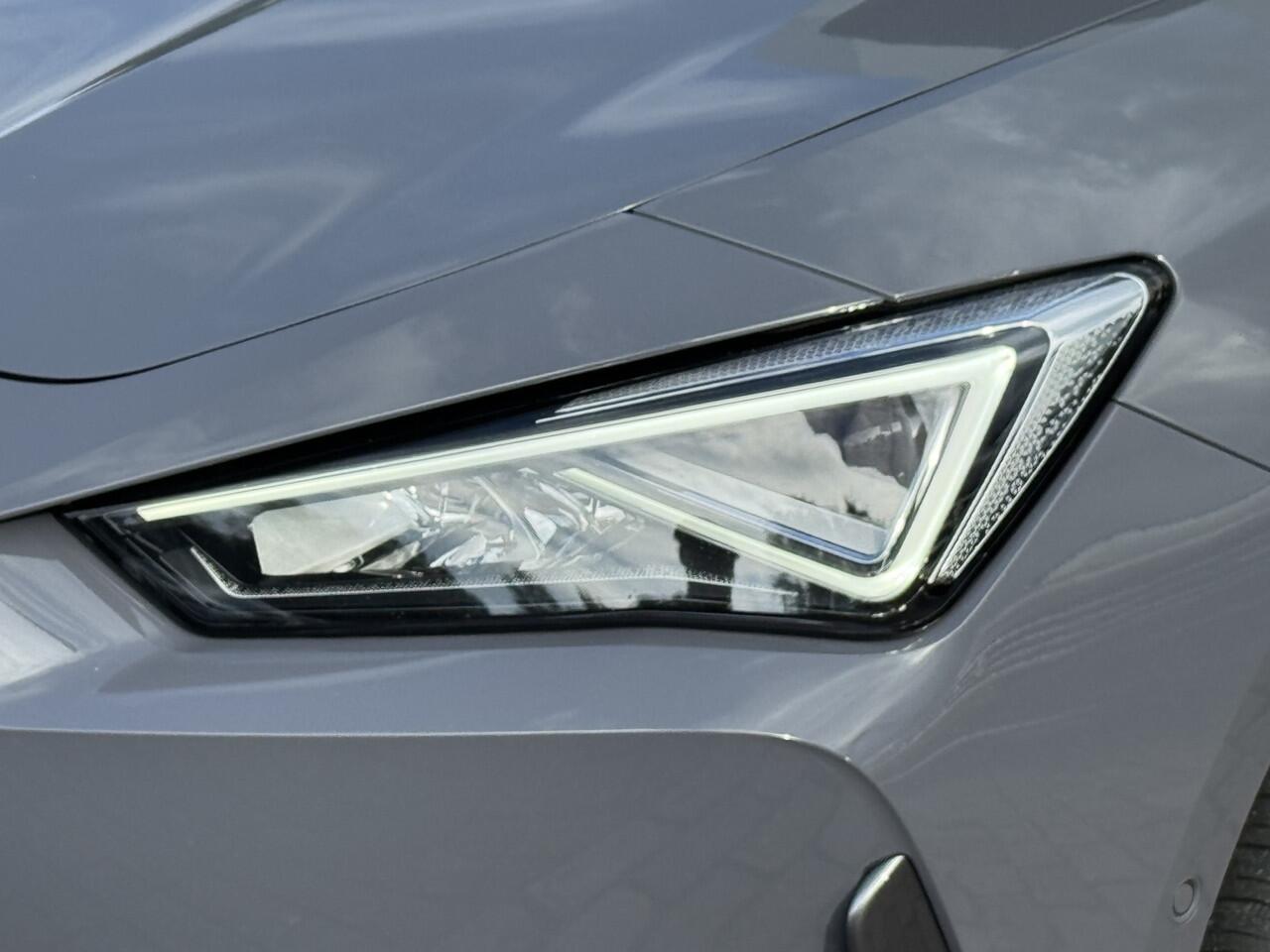 Cupra Leon 1.4 e-Hybrid VZ Performance | Pano | Keyless | Stuurverwarming