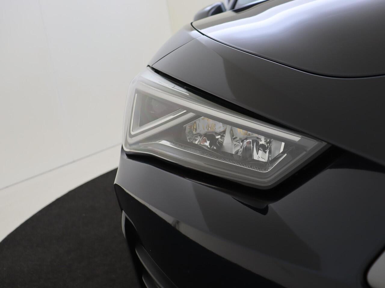 Cupra Leon 1.4 e-Hybrid Business | Adaptieve demping | Keyless | Dodehoek detectie | Navigatie | Stoel- en stuurwielverwarming | CarPlay | Sfeerverlichting |