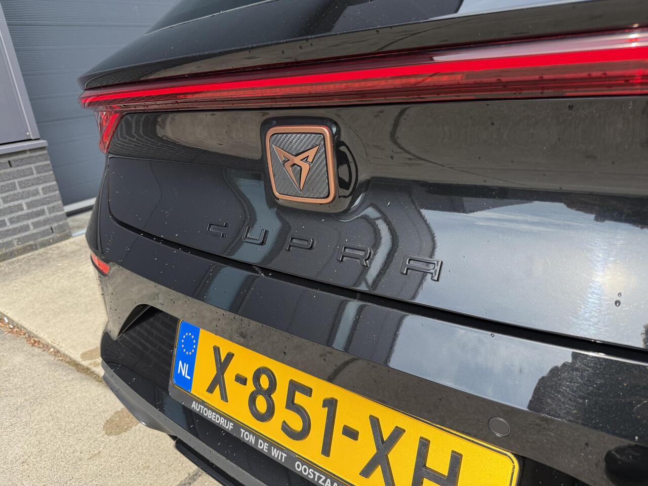 Cupra Leon 1.5 eTSI Business Edition | Full LED | Sfeer | Stoel/stuur verw. | Keyless entry / start | Carplay