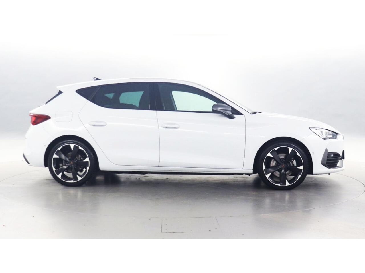 Cupra Leon 1.4 TSI eHybrid 204pk PHEV Adrenaline / Panoramadak / Navigatie / Camera
