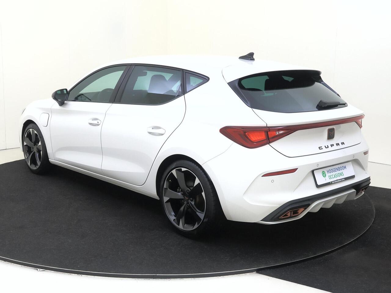 Cupra Leon 1.4 e-Hybrid VZ Adrenaline | SoH 91% | Adaptieve demping | Keyless | Navigatie | Dodehoek detectie | Stoel- en stuurwielverwarming | 3-zone airco | Adaptieve cruise control |
