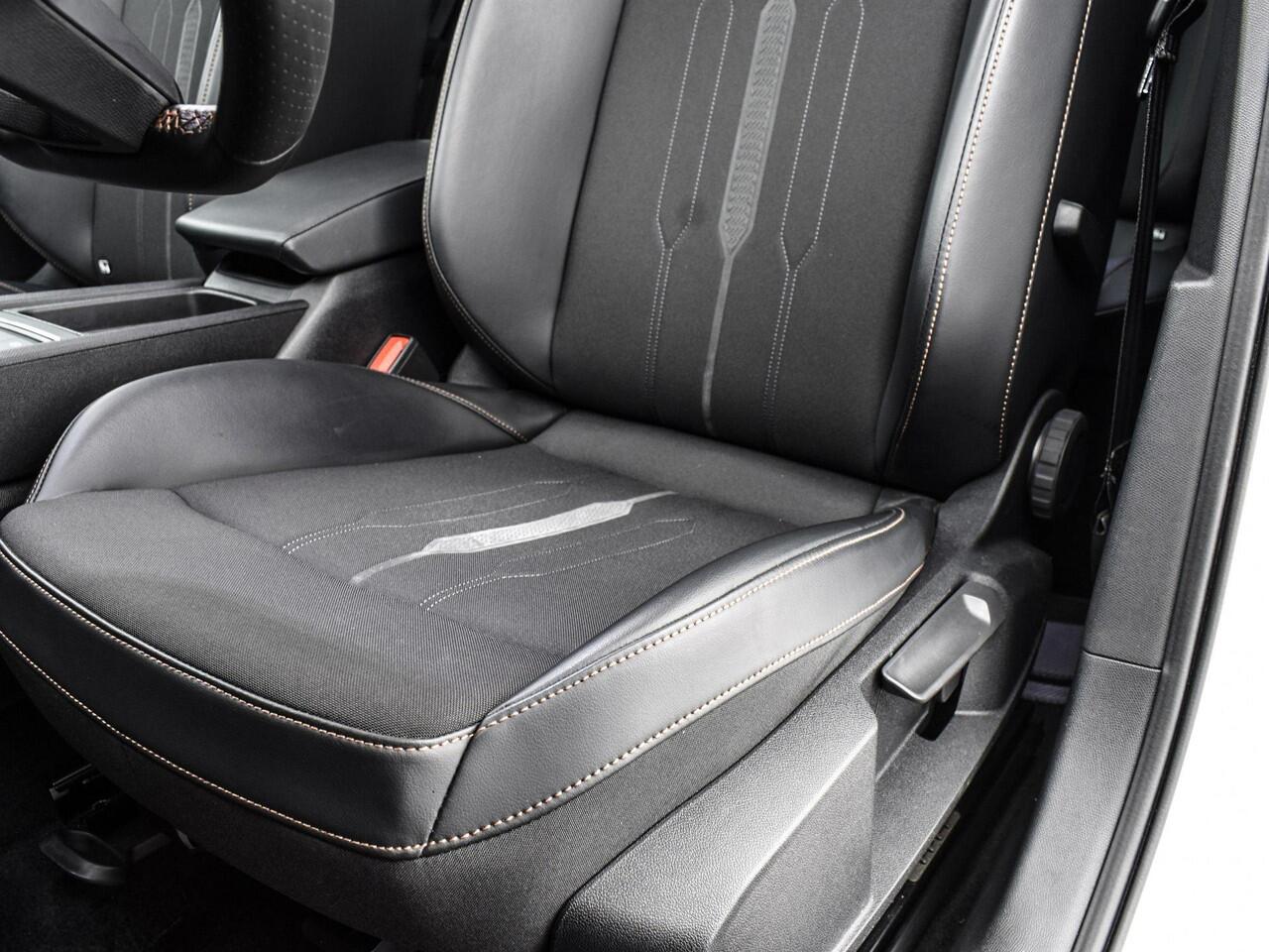 Cupra Leon 1.4 TSI 245pk DSG e-Hybrid VZ Performance · Panoramadak · Camera · Keyless · Stuur- & Stoelverwarming · ACC · Verkeersbord Detectie ·