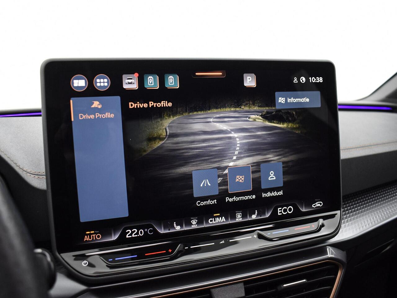 Cupra Leon 1.5 TSI 204pk DSG e-Hybrid VZ Performance · Panoramadak · Camera · Keyless · Dodehoek Detectie · Sennheiser Audio · Elek. Voorstoelen · Carbon Spiegelkappen · 19'' Inch · Garantie t/m 02-02-2030 of 100.000km