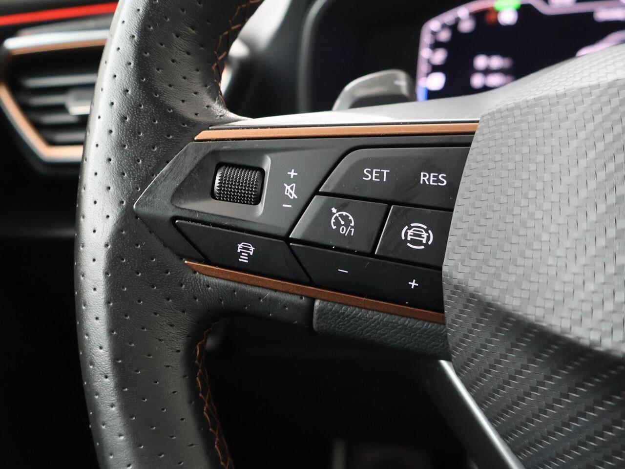 Cupra Leon 1.4 e-Hybrid VZ Business | 245 PK | SoH 95% | Adaptive cruise control | Climate control | Apple Carplay/Android Auto |