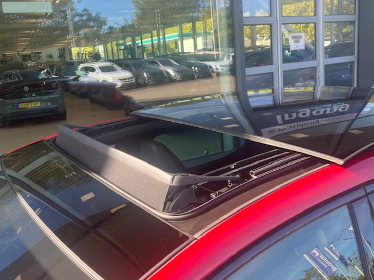 Cupra Leon 1.4 e-Hybrid VZ Performance / Panorama dak / 19 Inch / Supersport stuur / Achteruitrijcamera / Dodehoeksensor