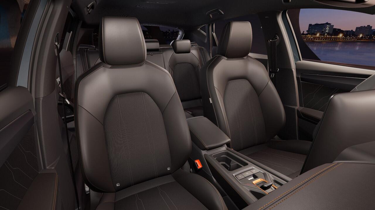 Cupra Leon 1.5 TSI e-Hybrid 204 6DSG Business | Achteruitrijcamera | Digitaal instrumentenpaneel (Virtual Cockpit) | Draadloze Apple CarPlay(TM), Android Auto(TM)