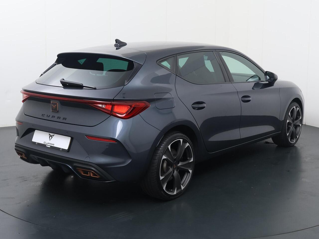 Cupra Leon 1.4 e-Hybrid VZ Business | 245 PK | SoH 95% | Adaptive cruise control | Climate control | Apple Carplay/Android Auto |