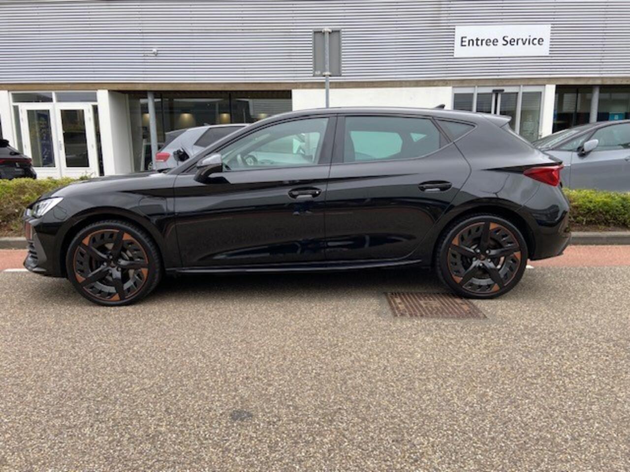 Cupra Leon 1.4 e-Hybrid VZ Black Edition / Lederen Bekleding / Memory Seat / 19" LMV / Verwarmbare stoelen vóór & stuurwiel