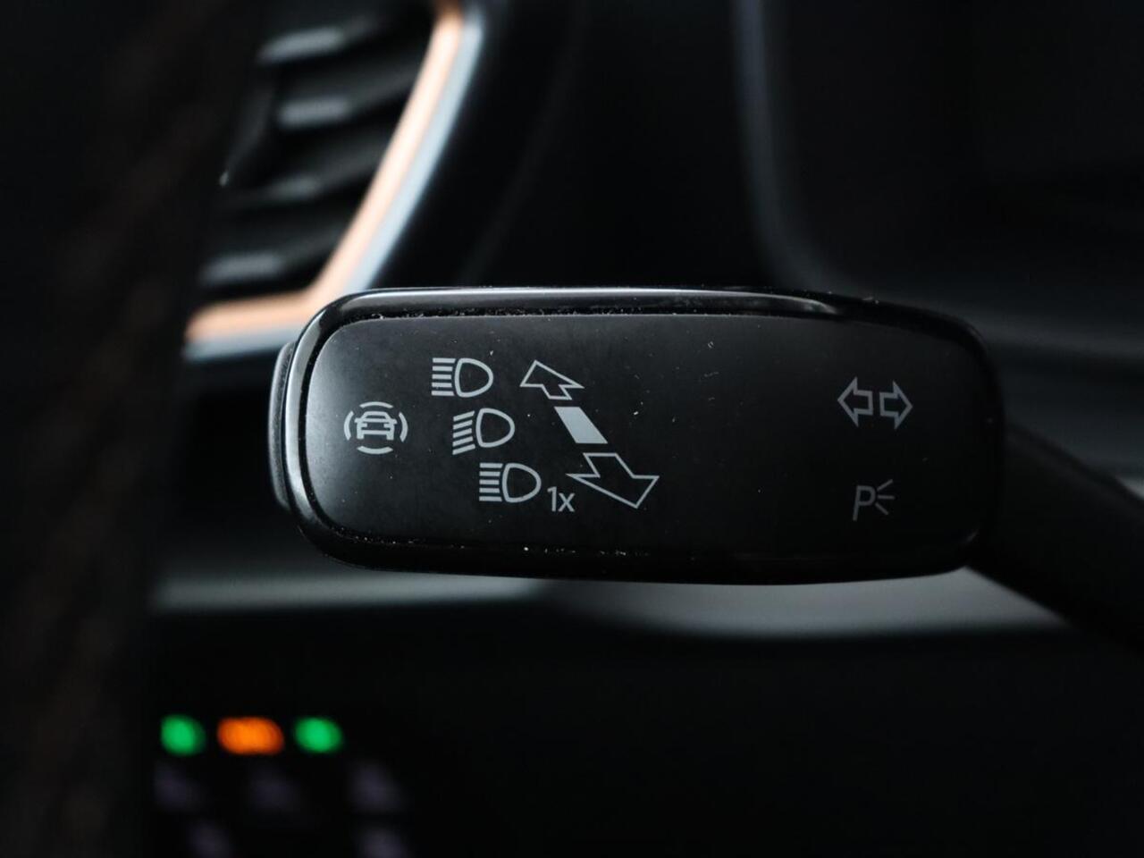 Cupra Leon 2.0 TSI | Stoelverwarming | Beats Pack | Carplay | Adaptive cruise | Memory | Sfeerverlichting | Stuurverwarming | Full LED | Sportstoelen