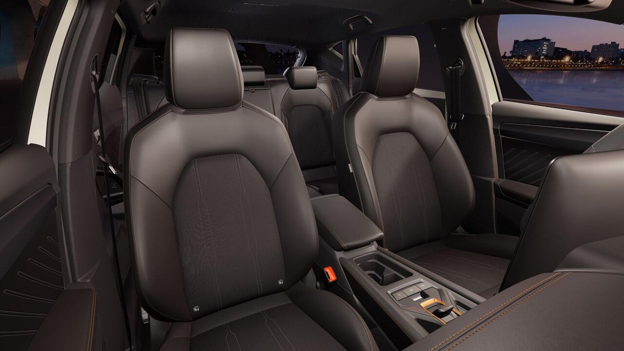 Cupra Leon 1.5 TSI e-Hybrid 204 6DSG Business | Achteruitrijcamera | Digitaal instrumentenpaneel (Virtual Cockpit) | Draadloze Apple CarPlay(TM), Android Auto(TM)