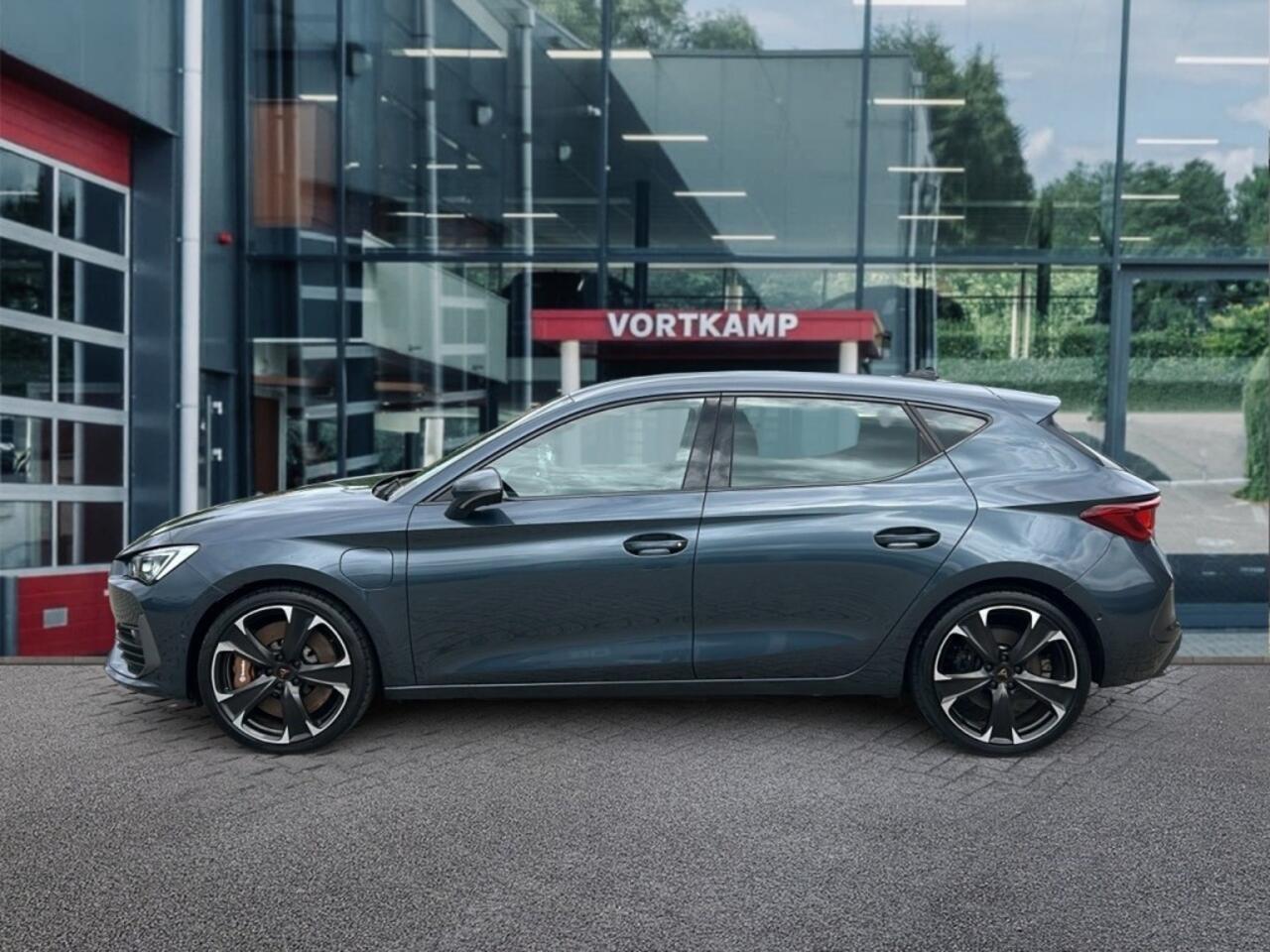 Cupra Leon 1.4 TSI DSG VZ E-HYBRID CAMERA/BREMBO/NAVI/ACC/CARPLAY/STOELVERW