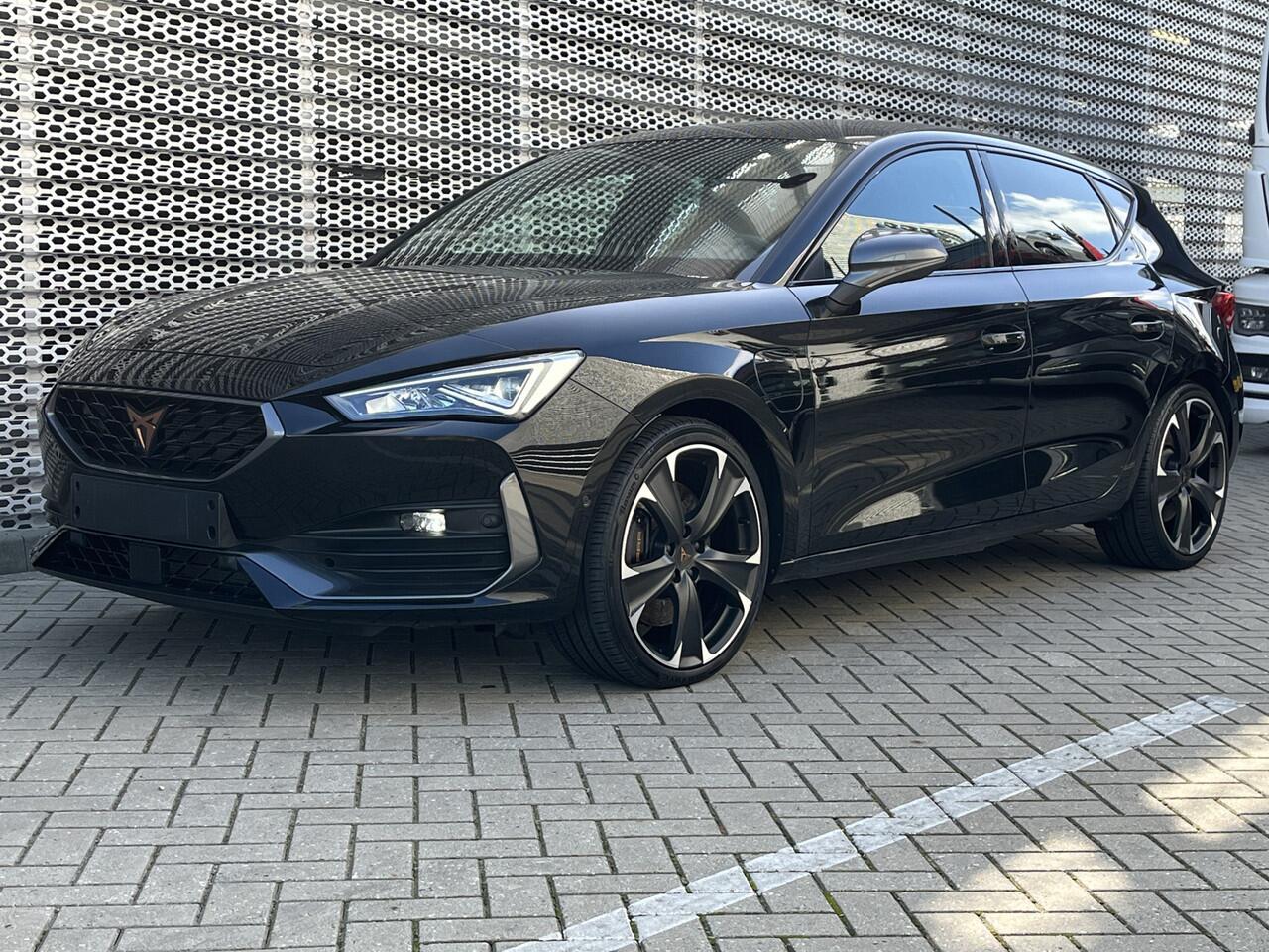 Cupra Leon 1.4 e-Hybrid 245PK VZ Performance / Achteruitrijcamera / Full-LED / Stuur + Stoelverwarming / Verwarmbare Voorruit / Keyless Entry-Go