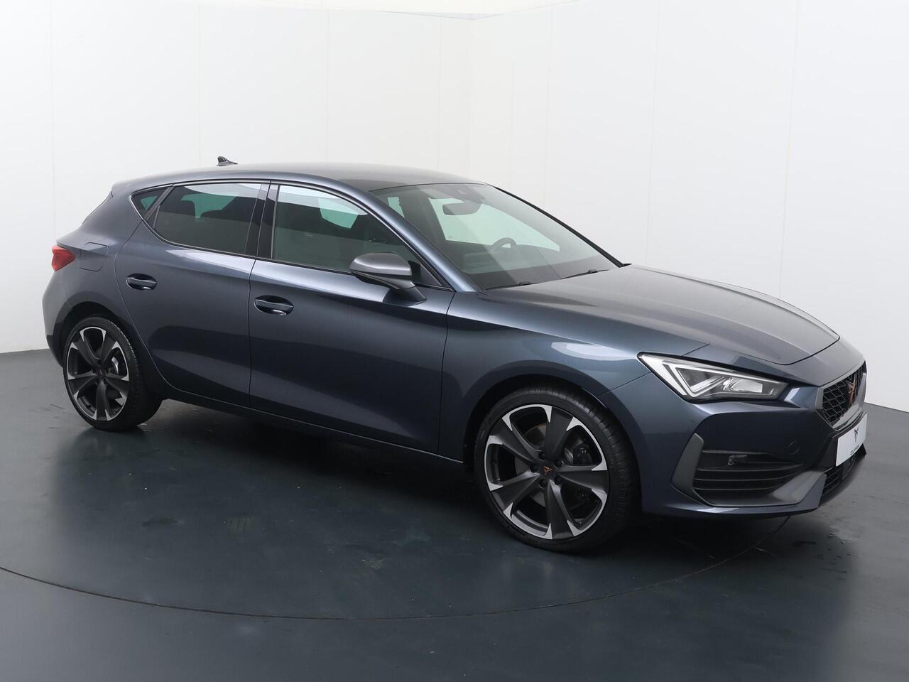 Cupra Leon 1.4 e-Hybrid VZ Business | 245 PK | SoH 95% | Adaptive cruise control | Climate control | Apple Carplay/Android Auto |