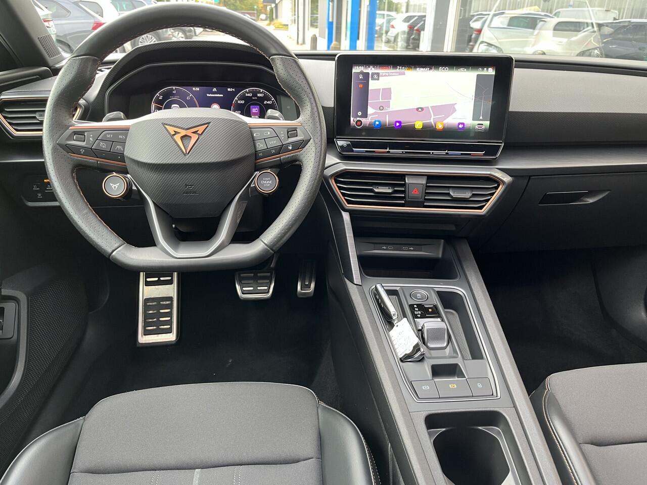 Cupra Leon 1.4 e-Hybrid VZ Performance / AUTOMAAT/ PANO/ 245PK/ 19" LMV/ NAVI/ DIGITAL DASH/ STOEL-STUUR VERWARM./ PARK. SENSOREN + CAMERA/ KEYLESS