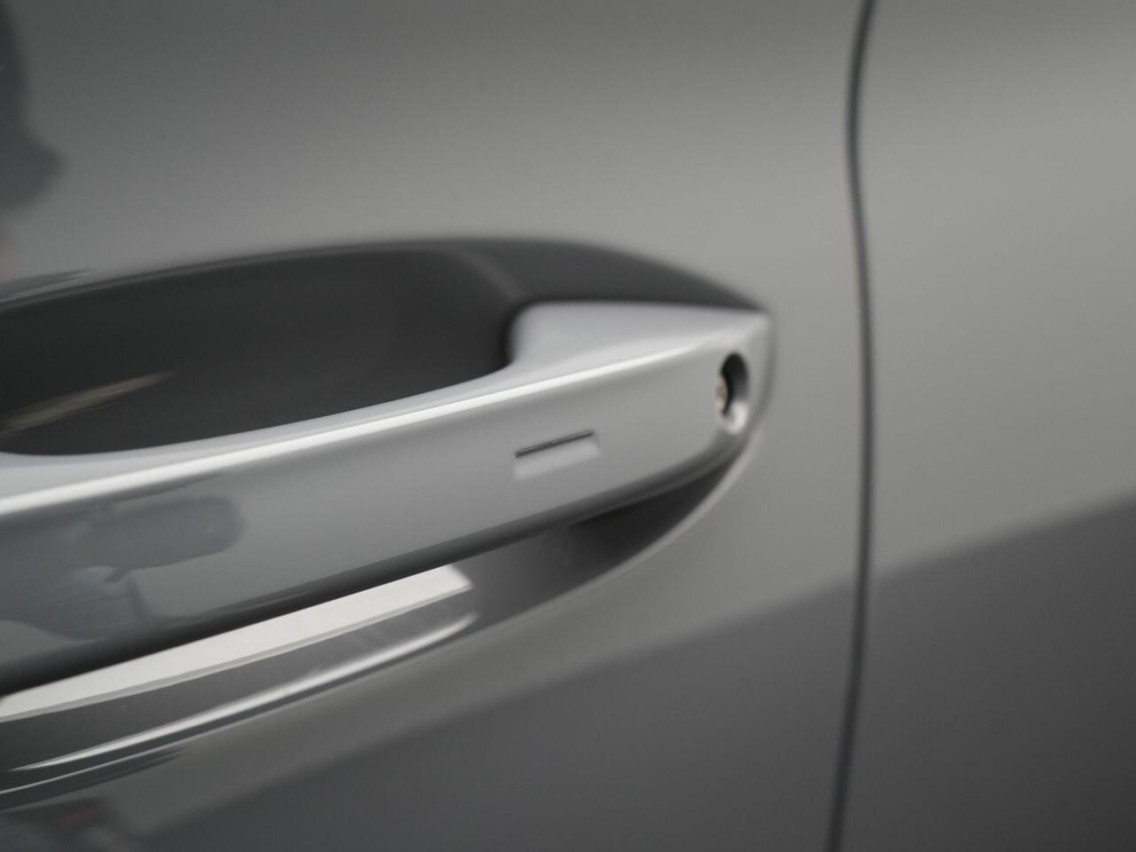 Cupra Leon 1.4 e-Hybrid VZ Plug In Hybrid 245pk Dealer O.H PHEV | Keyless | Cruise Control | Lederen Sportstoelen Verwarmd | Navigatie | Virtual | Front & Lane Assist | Sportstuur Verwarmd | Sfeerverlichting | DAB | 19"L.M |