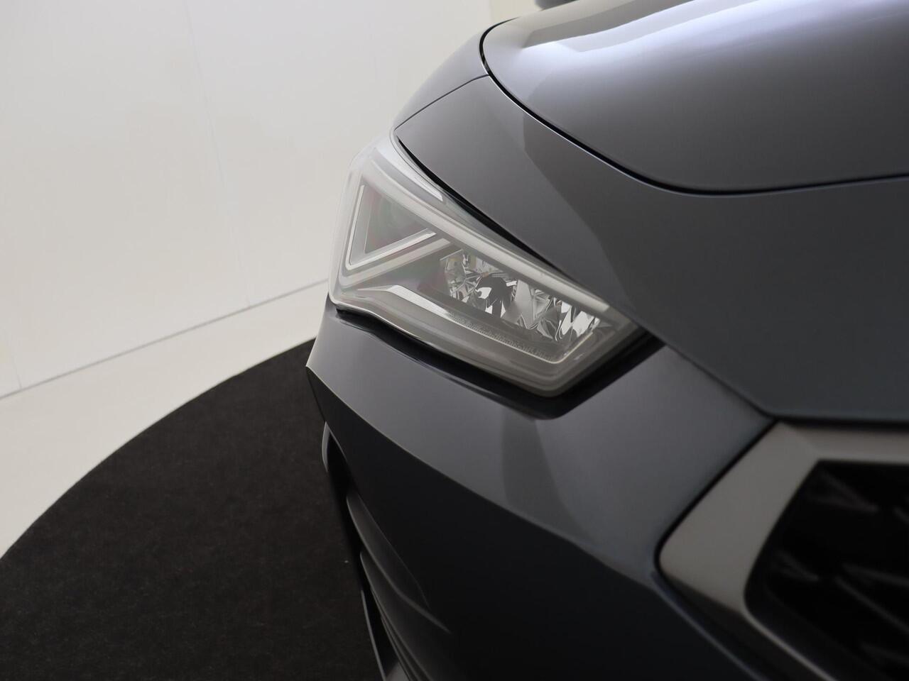 Cupra Leon 1.4 e-Hybrid VZ Business | Parkeerasisstent | Stoel- en stuurwielverwarming | Adaptieve demping | Keyless | Navigatie | Achteruitrijcamera | Sfeerverlichting |