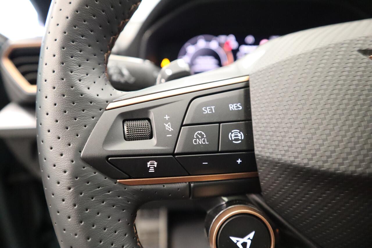 Cupra Leon 1.5 TSI e-Hybrid VZ Extreme Panoramadak Kuipstoelen Sennheiser 24 maanden garantie mogelijk (*vraag naar de voorwaarden)