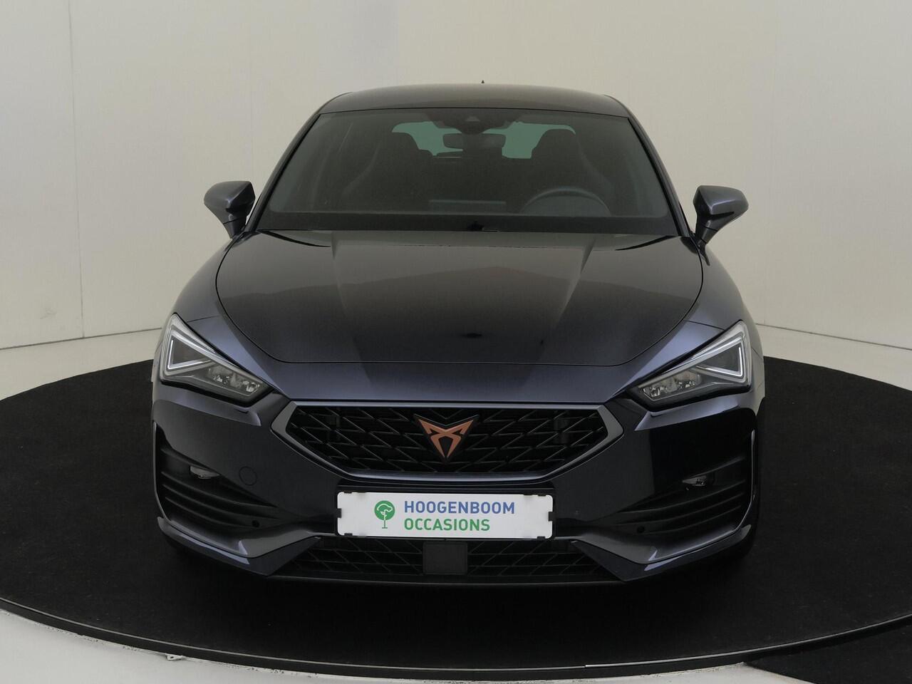 Cupra Leon 1.4 e-Hybrid Business | Adaptieve demping | Keyless | Dodehoek detectie | Navigatie | Stoel- en stuurwielverwarming | CarPlay | Sfeerverlichting |
