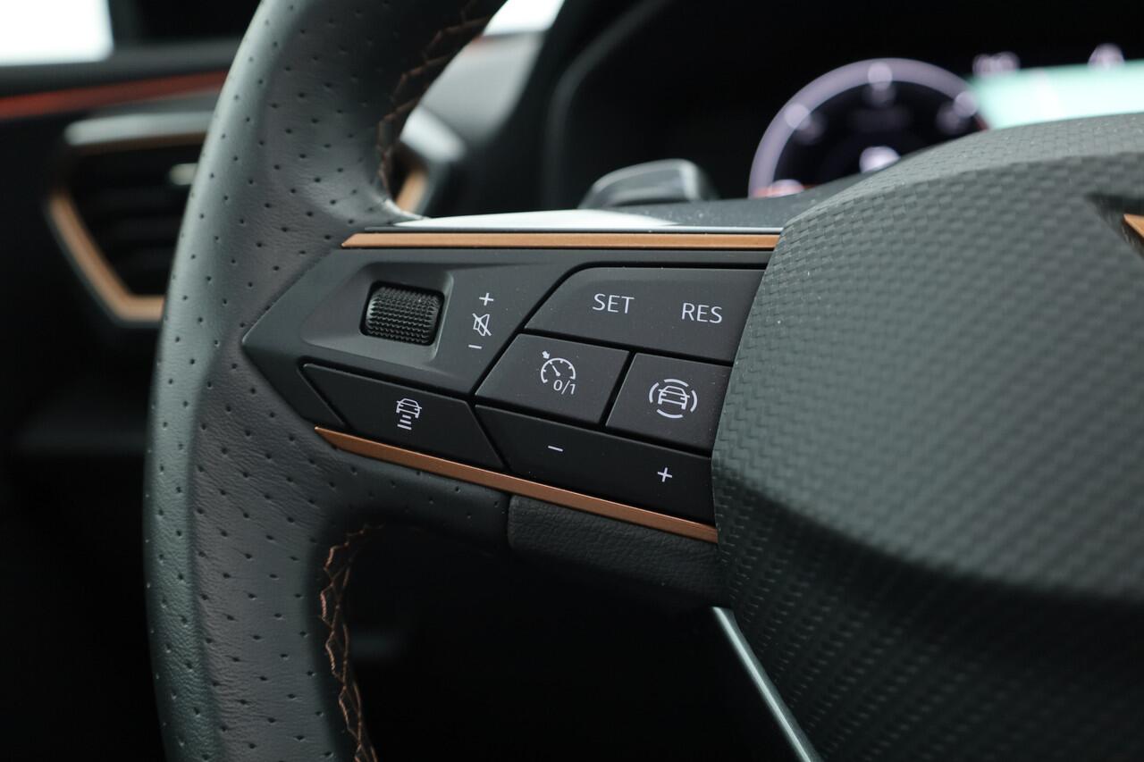 Cupra Leon 1.4 e-Hybrid VZ 245pk | Pano | Camera | Adapt. Cruise | Keyless | Stoel- Stuurverw.