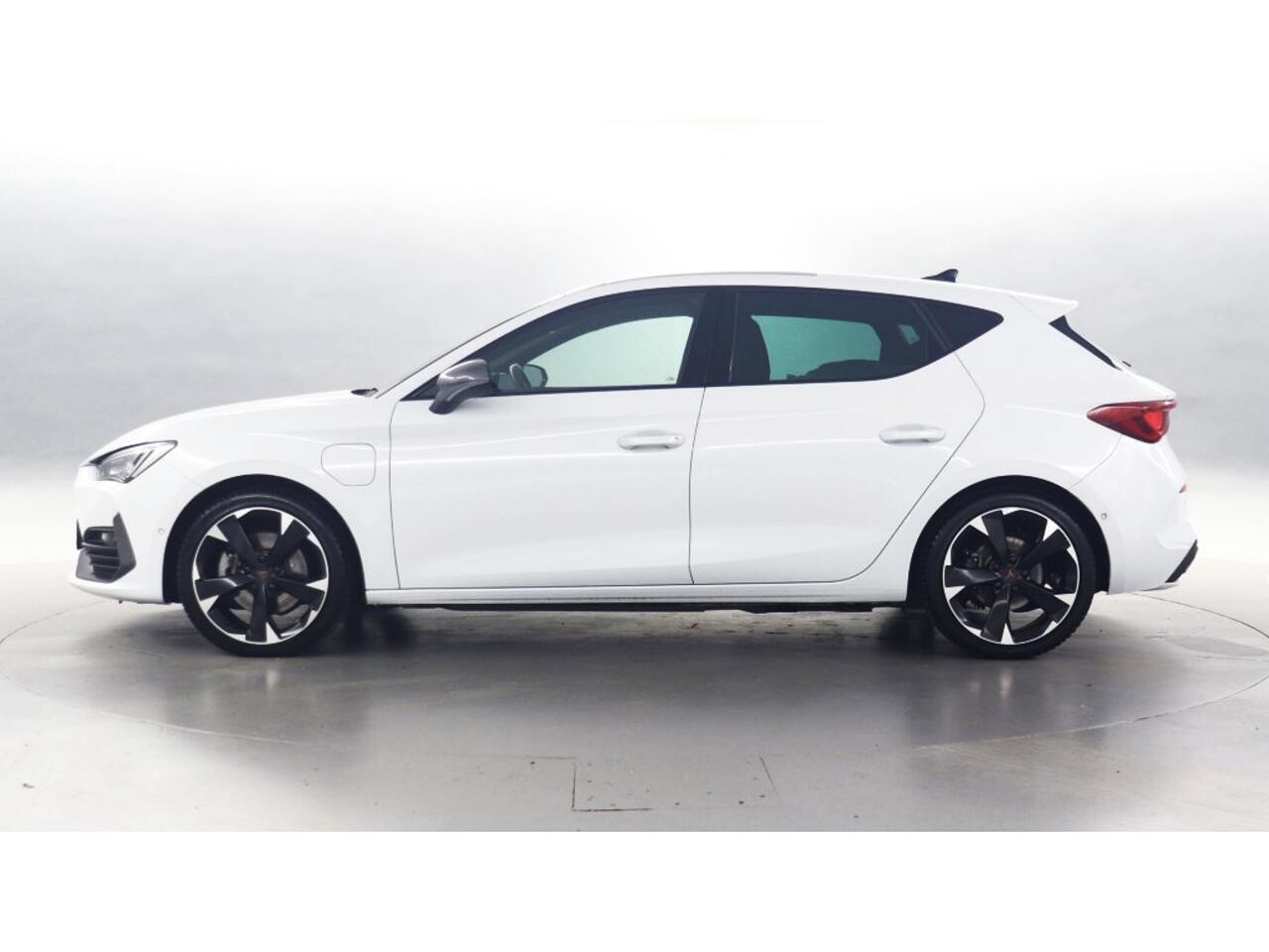 Cupra Leon 1.4 TSI eHybrid 204pk PHEV Adrenaline / Panoramadak / Navigatie / Camera