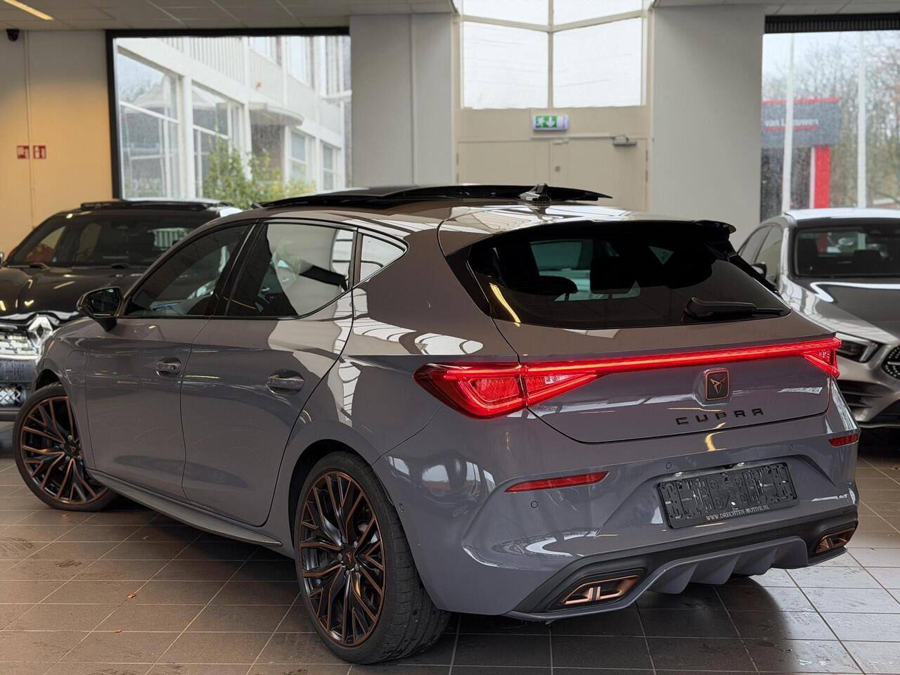 Cupra Leon 1.4 e-Hybrid Limited Schaalstoelen / Carbon / Pano