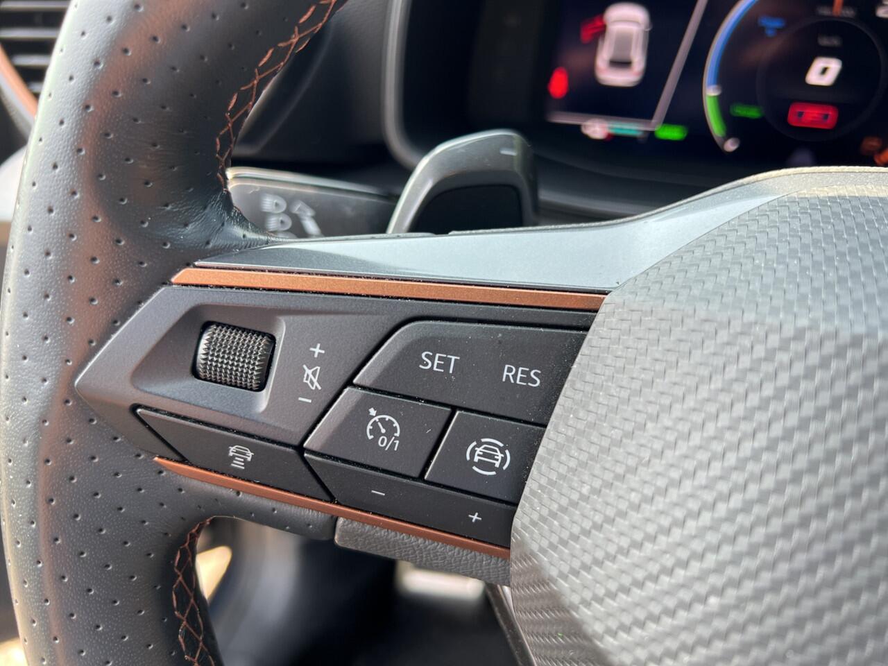 Cupra Leon 1.4 VZ Performance | Matte | Pano | Navi | PDC