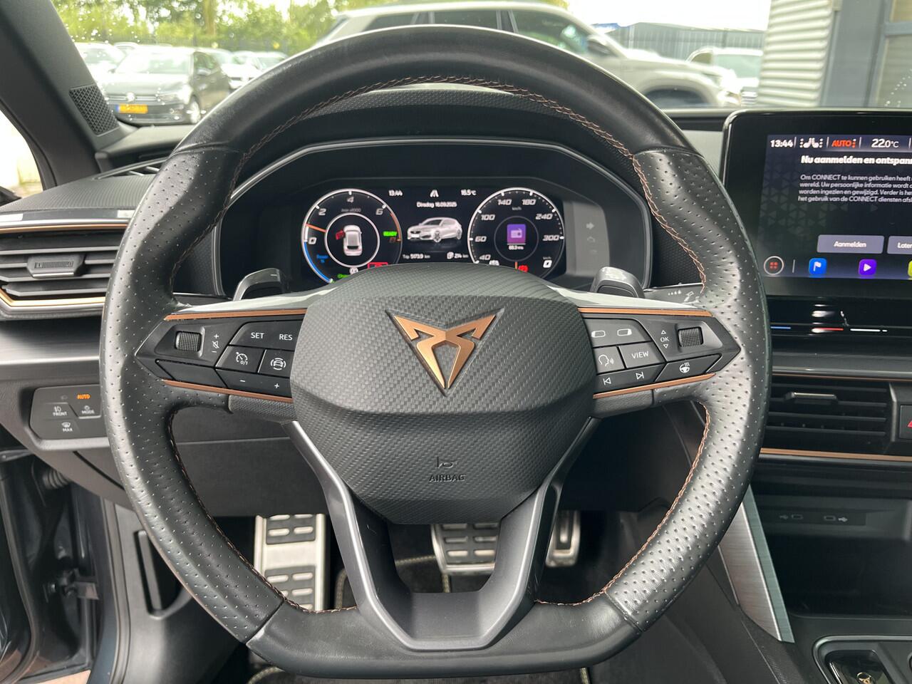 Cupra Leon 1.4 e-Hybrid VZ Performance / 19 Inch / Achteruitrijcamera / Park Assist / Stoelverwarming / 245 PK