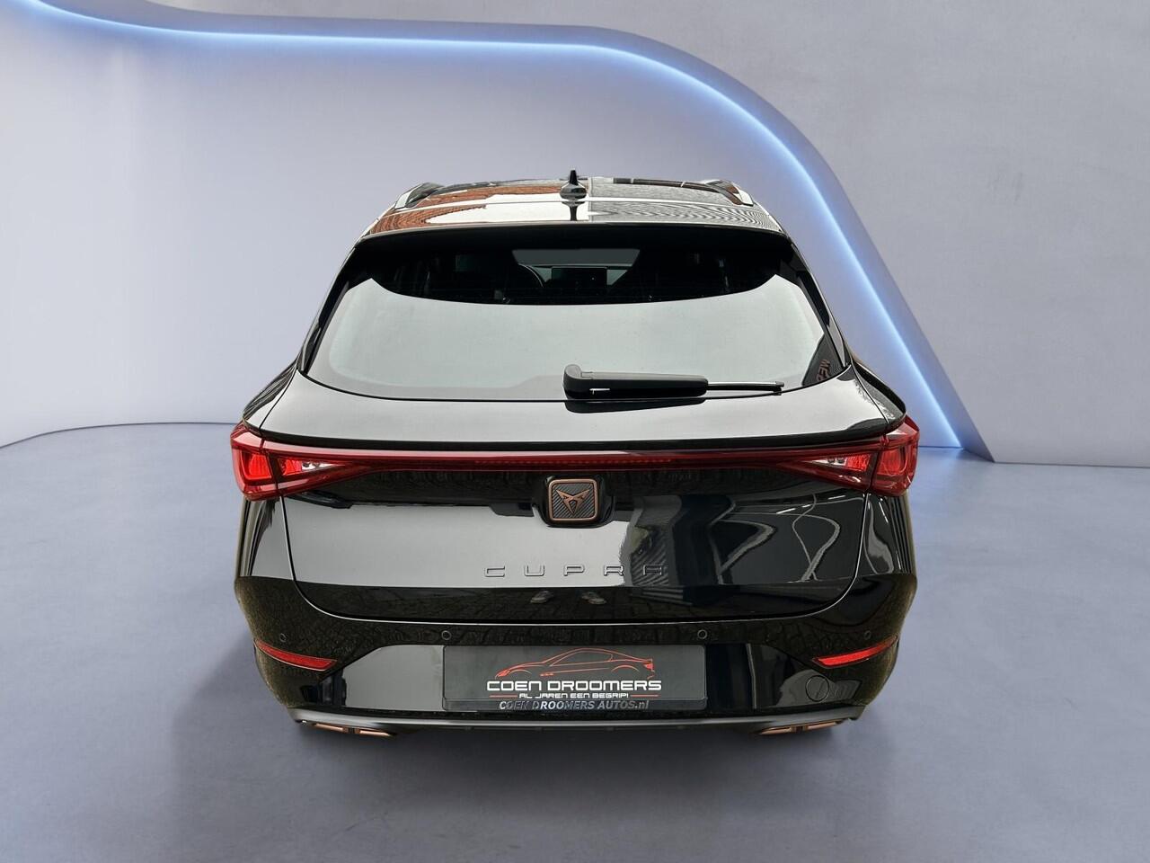 Cupra Leon Sportstourer 1.4 e-Hybrid /BTW/Apple & Android Carplay/BTW/Sportstoelen verwarmd/Park. Sens./Keyless/Sfeerverlichting/18'' LMV/ Navi/(MET GARANTIE*)