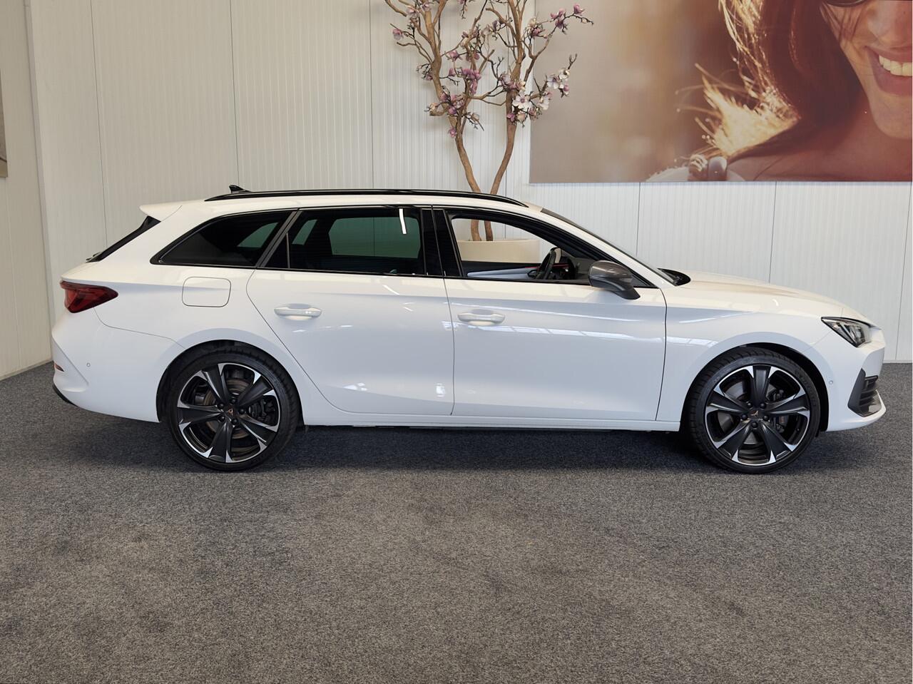 Cupra Leon Sportstourer 1.4 E-HYBRID VZ BUSINESS NAVIGATIE ADAPTIVE CRUISE CONTROL APPLE CARPLAY/ANDROID RIJSTROOKSENSOREN ACHTERUITRIJCAMERA ZEER MOOI !! 3010 Coen