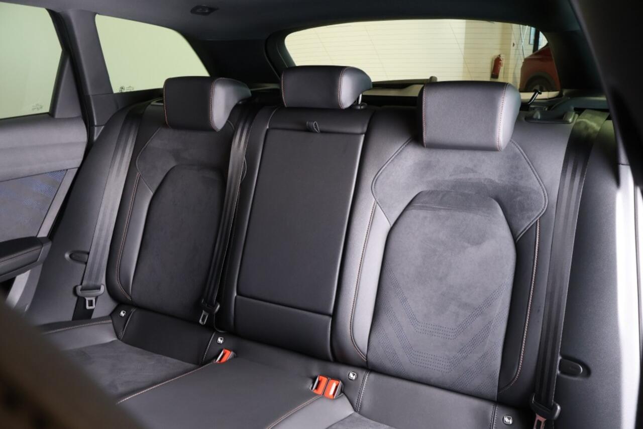 Cupra Leon Sportstourer VZ 1.5 e-Hybrid 272 pk - Pano - Stuur + Stoelverw. - ACC