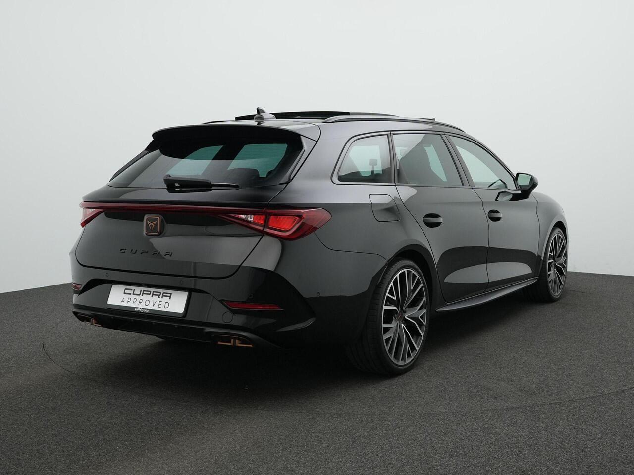 Cupra Leon Sportstourer 1.4 e-Hybrid 245 pk DSG VZ Performance | Panoramadak | Leder | Geheugenstoel | Adaptief sportonderstel | Stuur-/stoelverwarming