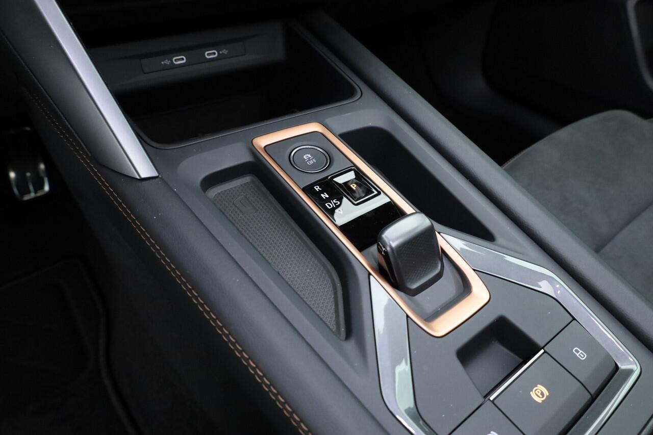 Cupra Leon Sportstourer 1.5 TSI e-Hybrid VZ 272pk | MAT Grijs | Pano | Sennheiser | Adapt. Cruise | Matrix LED | Camera | Keyless |