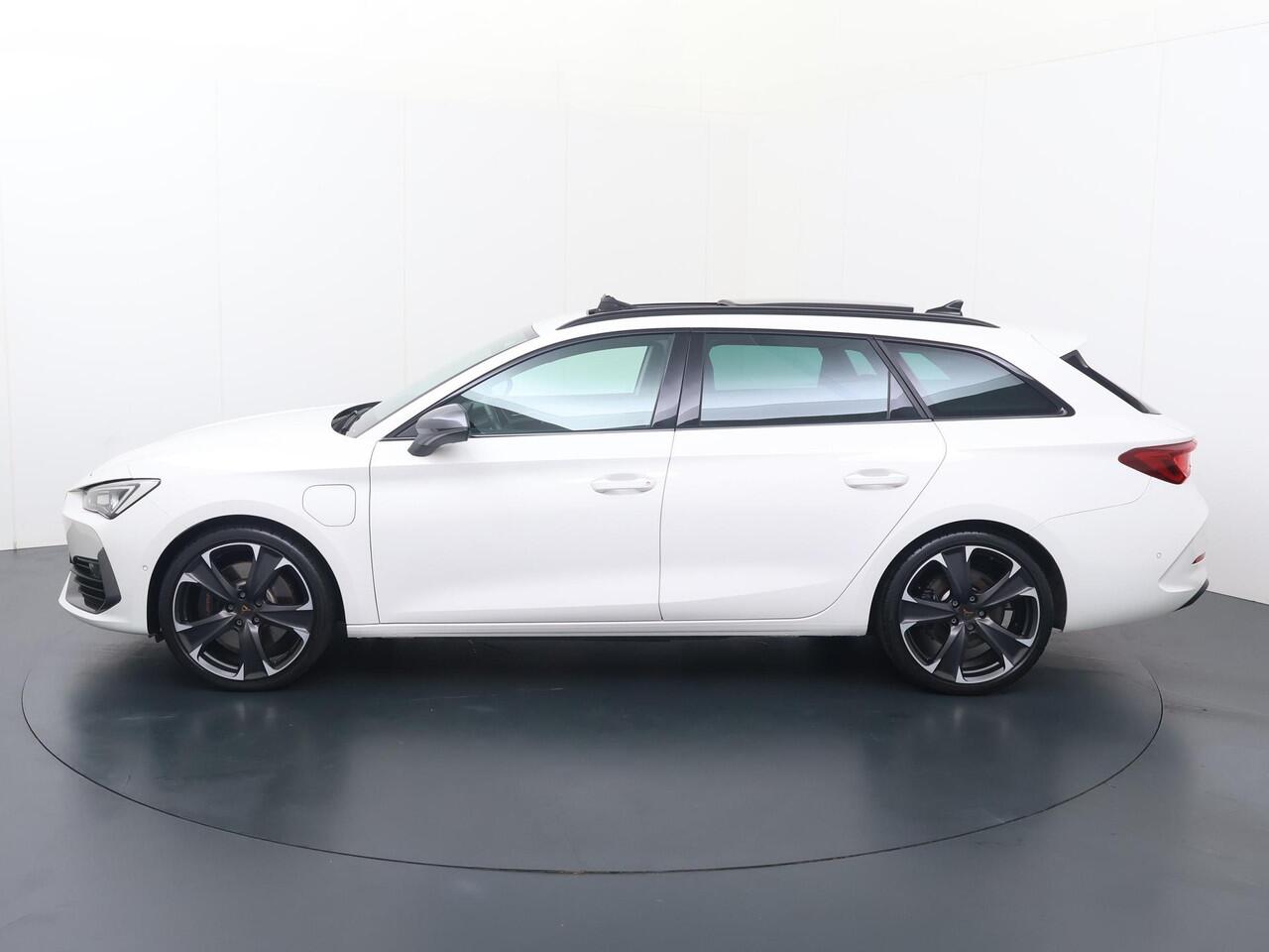 Cupra Leon Sportstourer 1.4 e-Hybrid 245 | 245 PK | SoH 91% | Panoramadak | Stoelverwarming | Achteruitrijcamera | Virtual Cockpit |