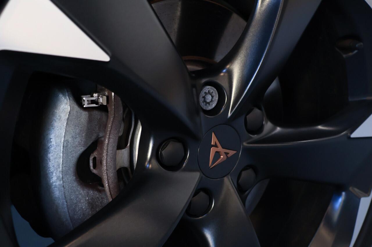 Cupra Leon Sportstourer 1.4 e-Hybrid Business LED/Keyless/Camera/Virtual Cockpit/DCC/ACC/18"