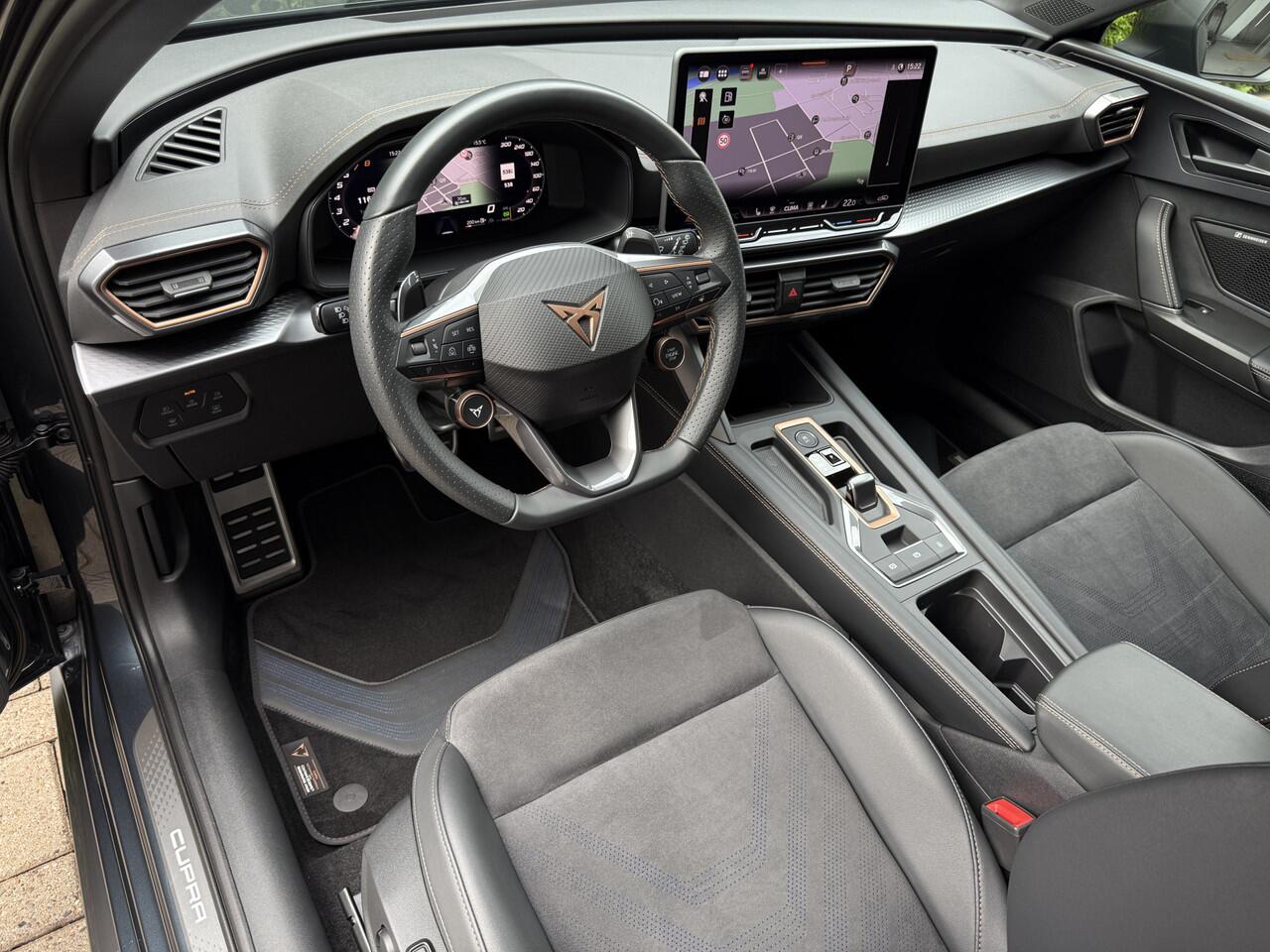 Cupra Leon Sportstourer 1.5 eTSI Performance l PANO-DAK l ACC l BLIS l CAMERA l ECC l LED l NAVI l SCHAALSTOELEN l 11.000km