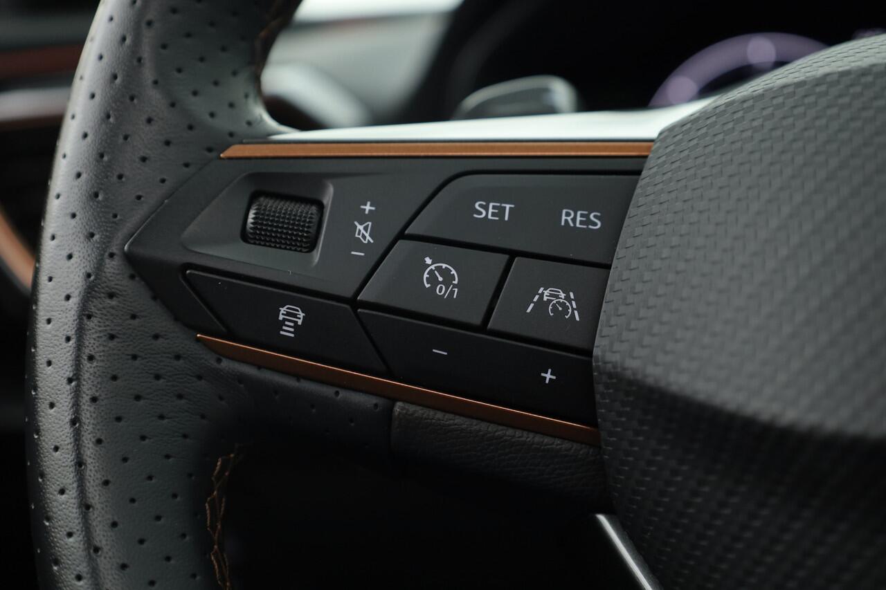 Cupra Leon Sportstourer 1.4 e-Hybrid | Pano | Adapt. Cruise | Camera | Keyless | Memory seat | Apple CarPlay